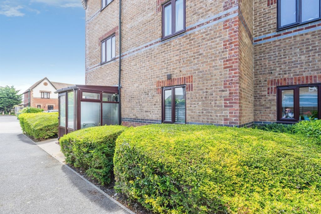 Property photo 2 of 13