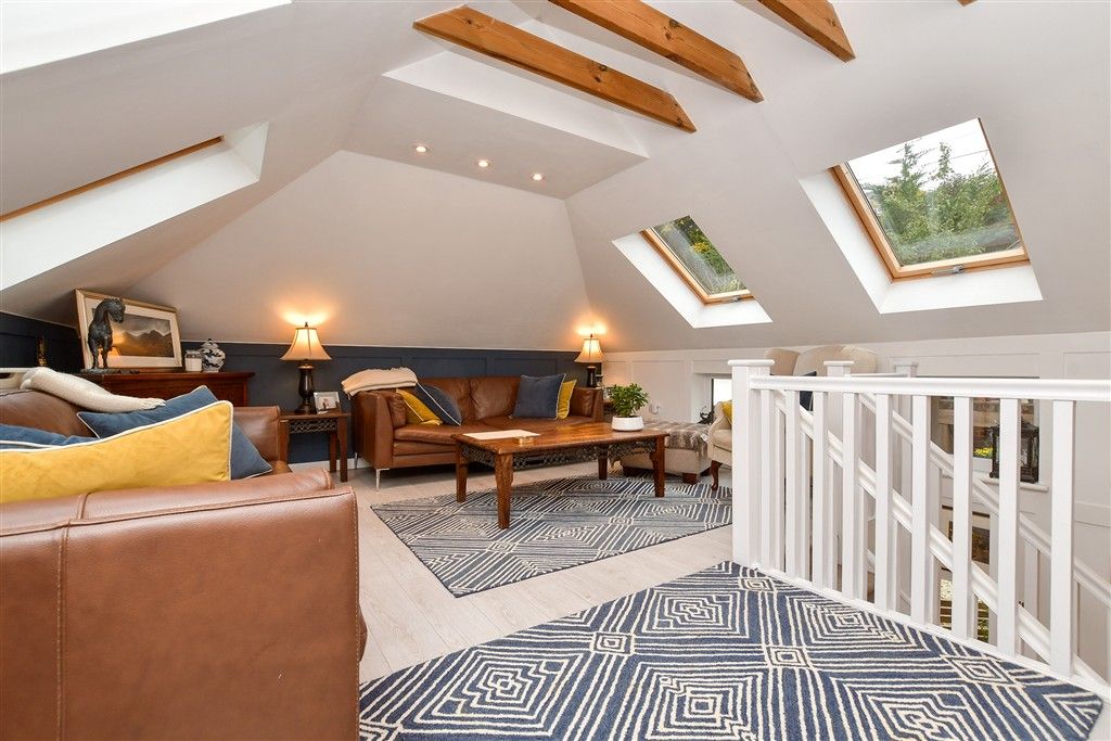 Property photo 3 of 23 Sitting Area