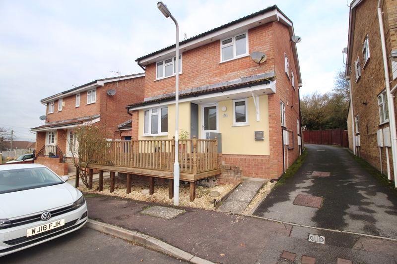 Property photo 1 of 11 Photo 11