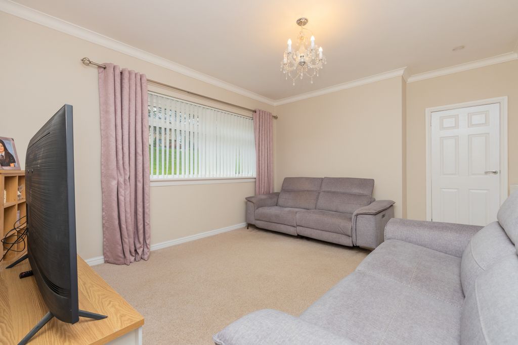 Property photo 3 of 22 33 Marnock Terrace Paisley 3L-11