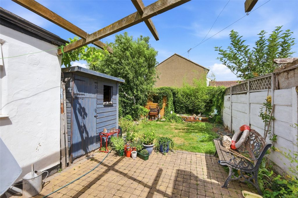 Property photo 2 of 17 Picture No. 23