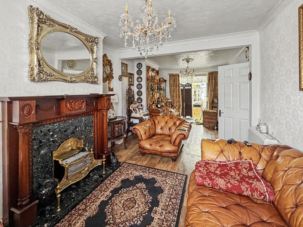 Property photo 3 of 13