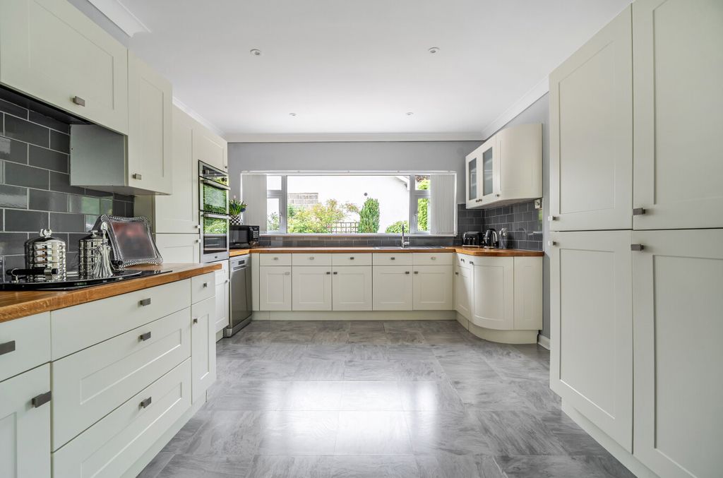 Property photo 3 of 15 Kitchen/Diner