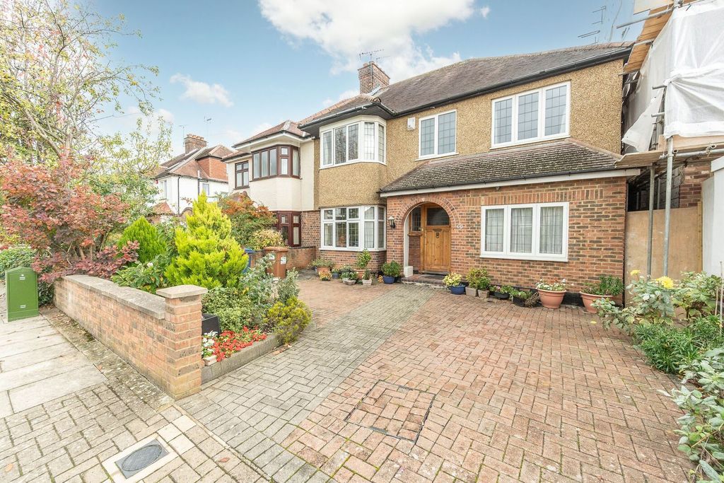 Property photo 1 of 18