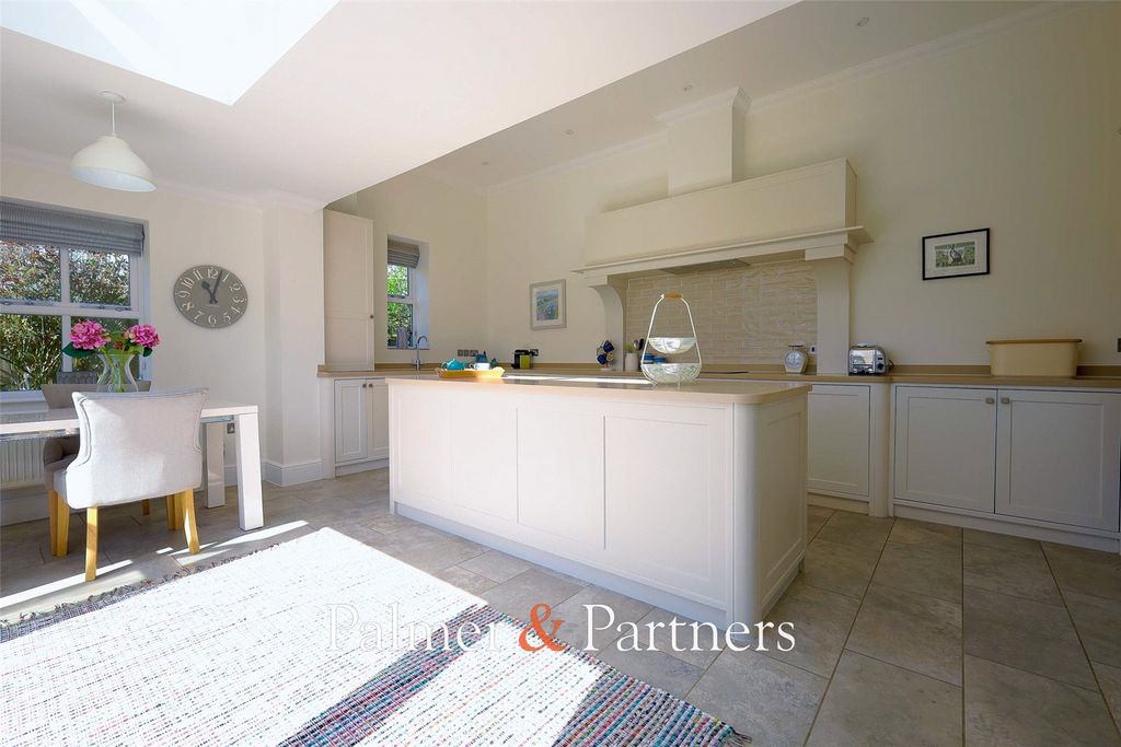 Property photo 2 of 18 Kitchen/Diner