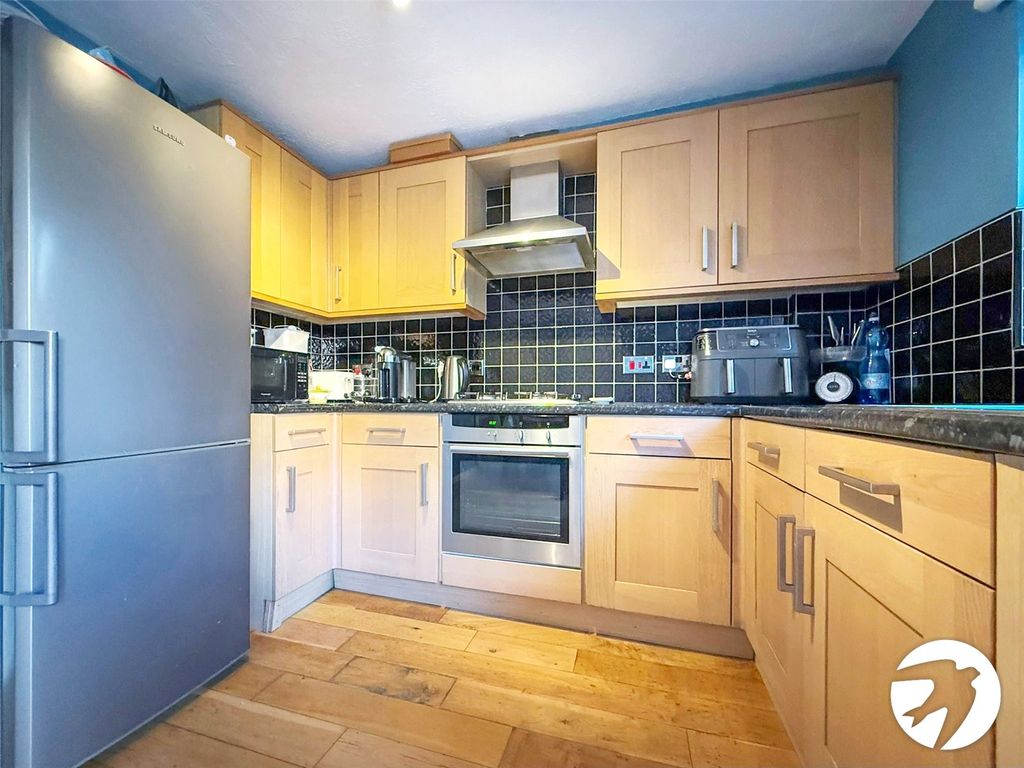 Property photo 2 of 21 Kitchen