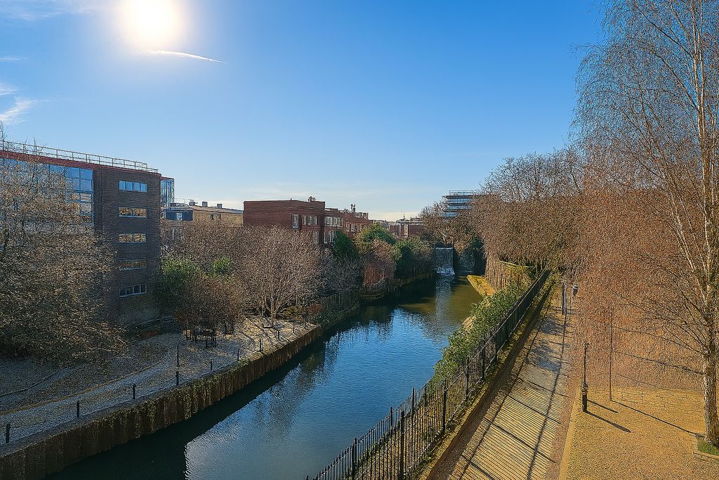 Property photo 1 of 17 Picture No. 23