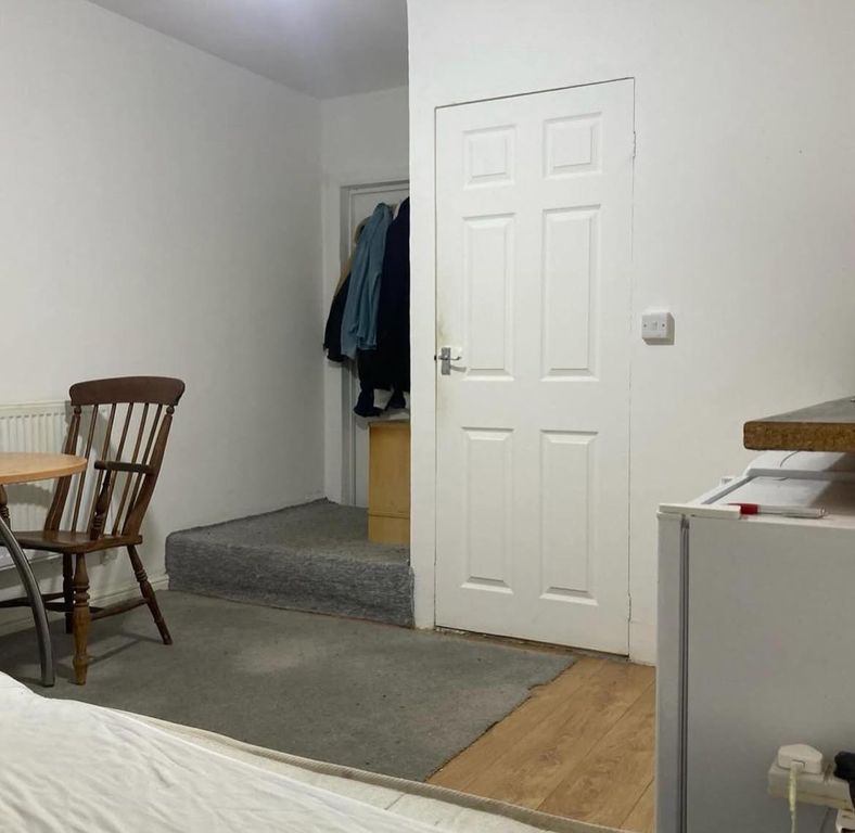 Property photo 2 of 3