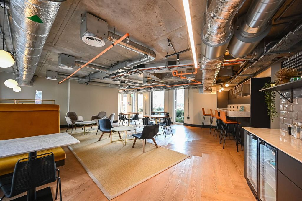 Property photo 1 of 21