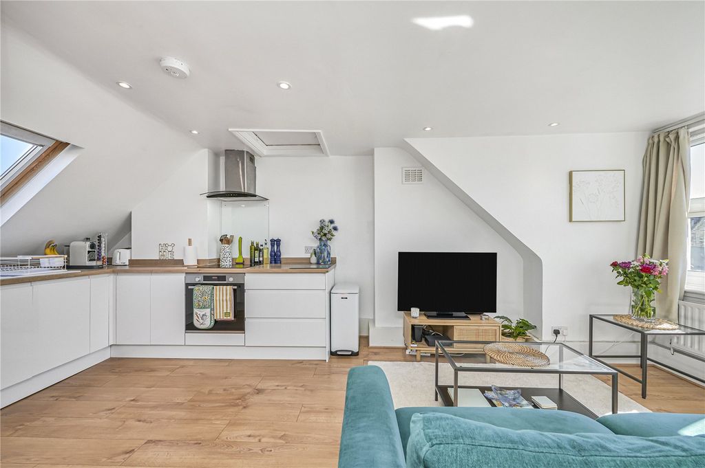 Property photo 3 of 16 Picture No. 05