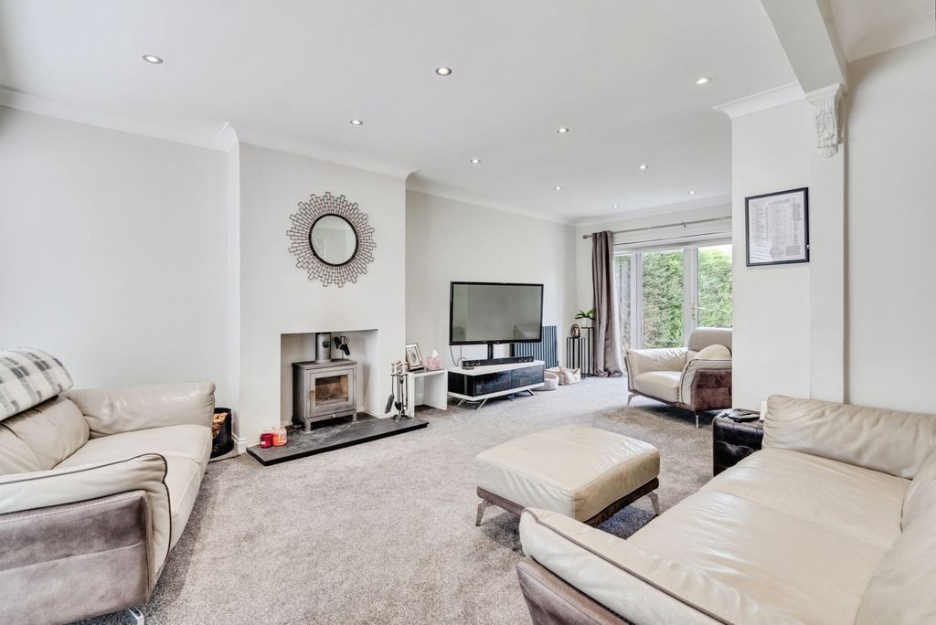 Property photo 2 of 28 Pbox-Img.Jpg