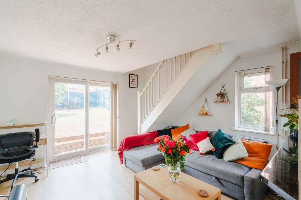 Property photo 1 of 17 5