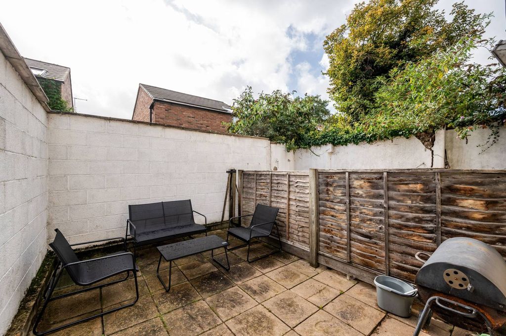 Property photo 3 of 9