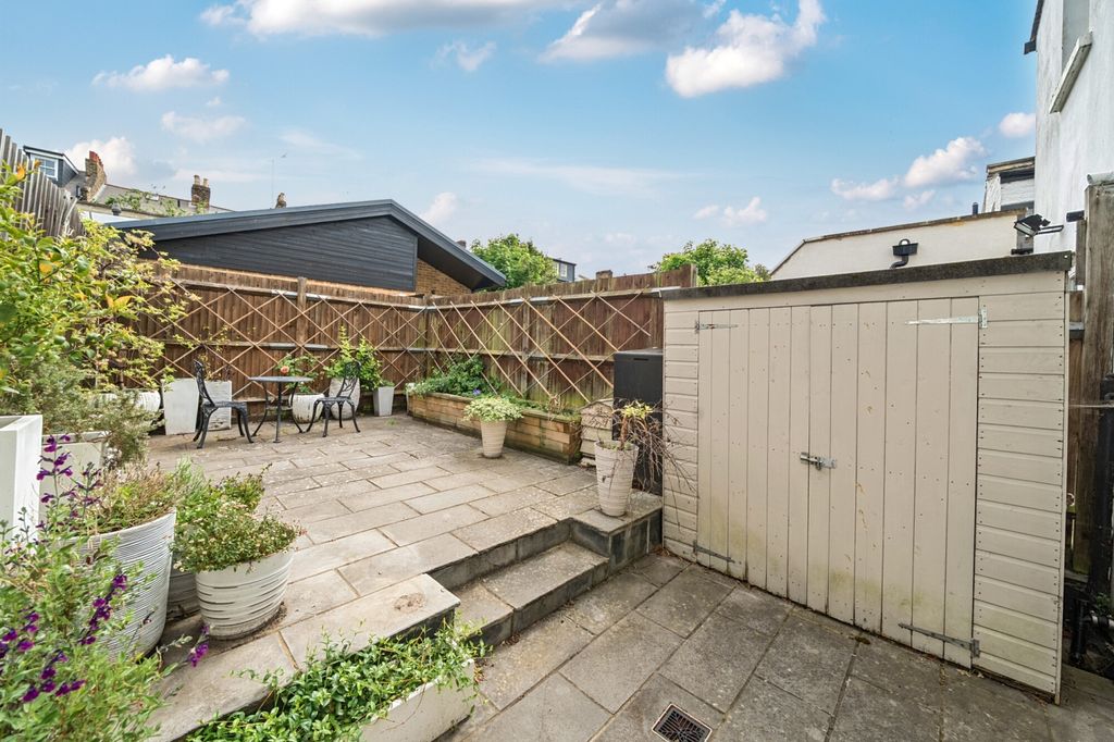 Property photo 3 of 19 1454651-7-69Fdc09...