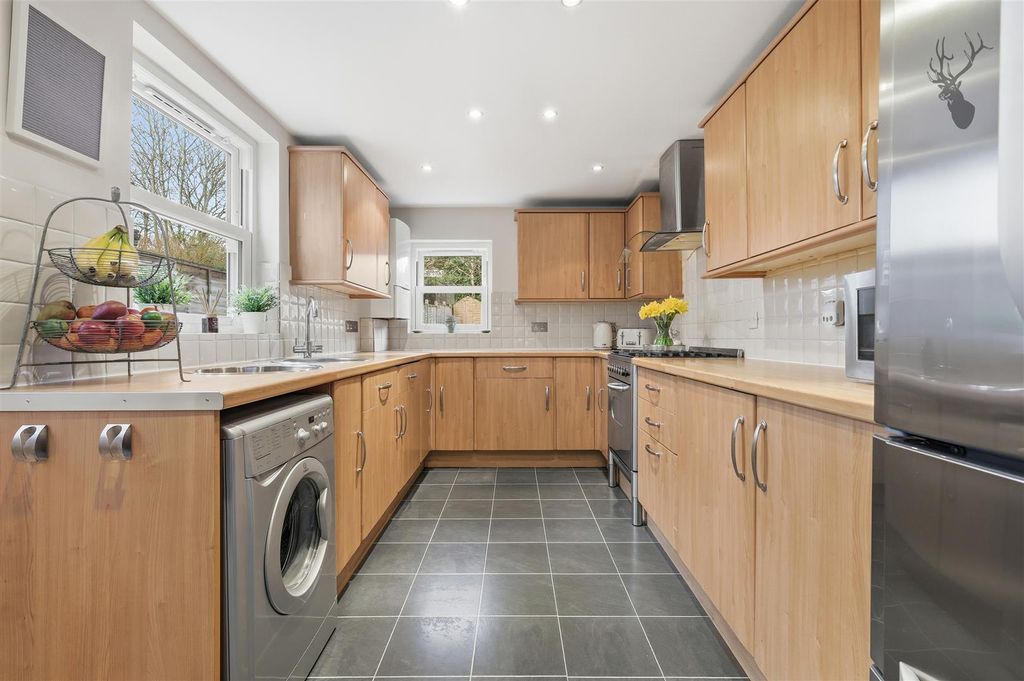 Property photo 3 of 26