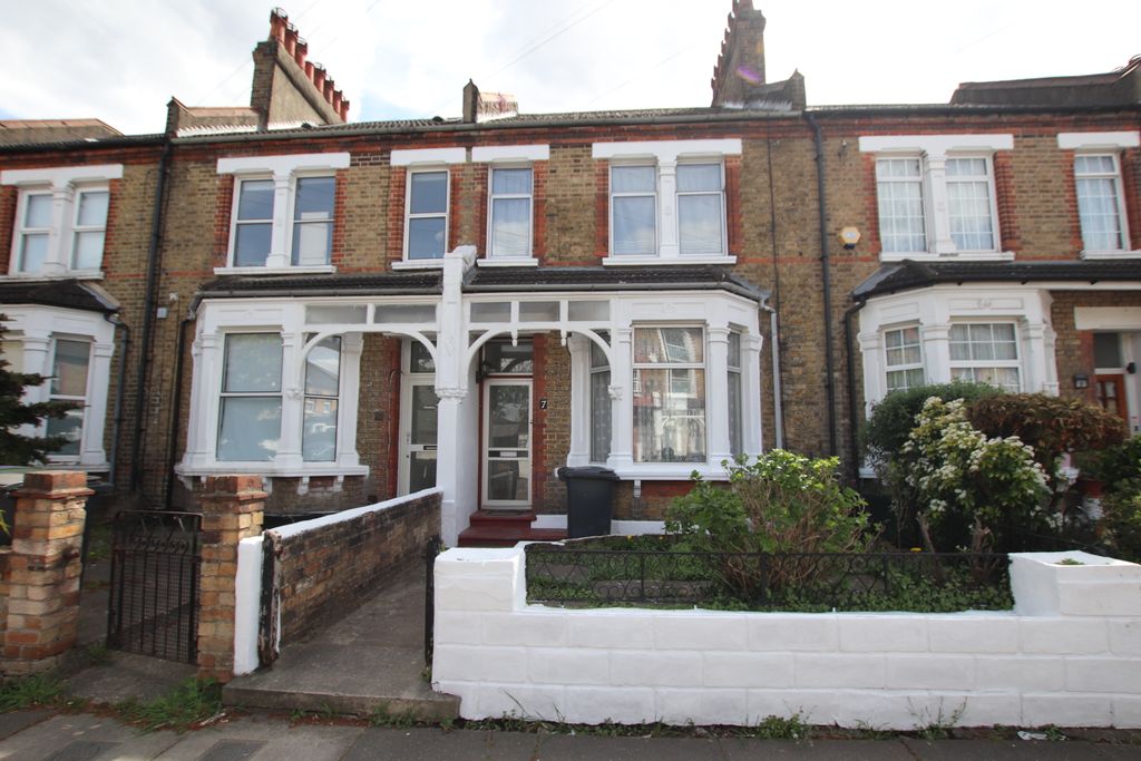 Property photo 1 of 18