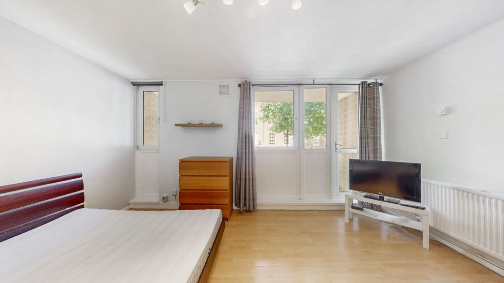 Property photo 3 of 8