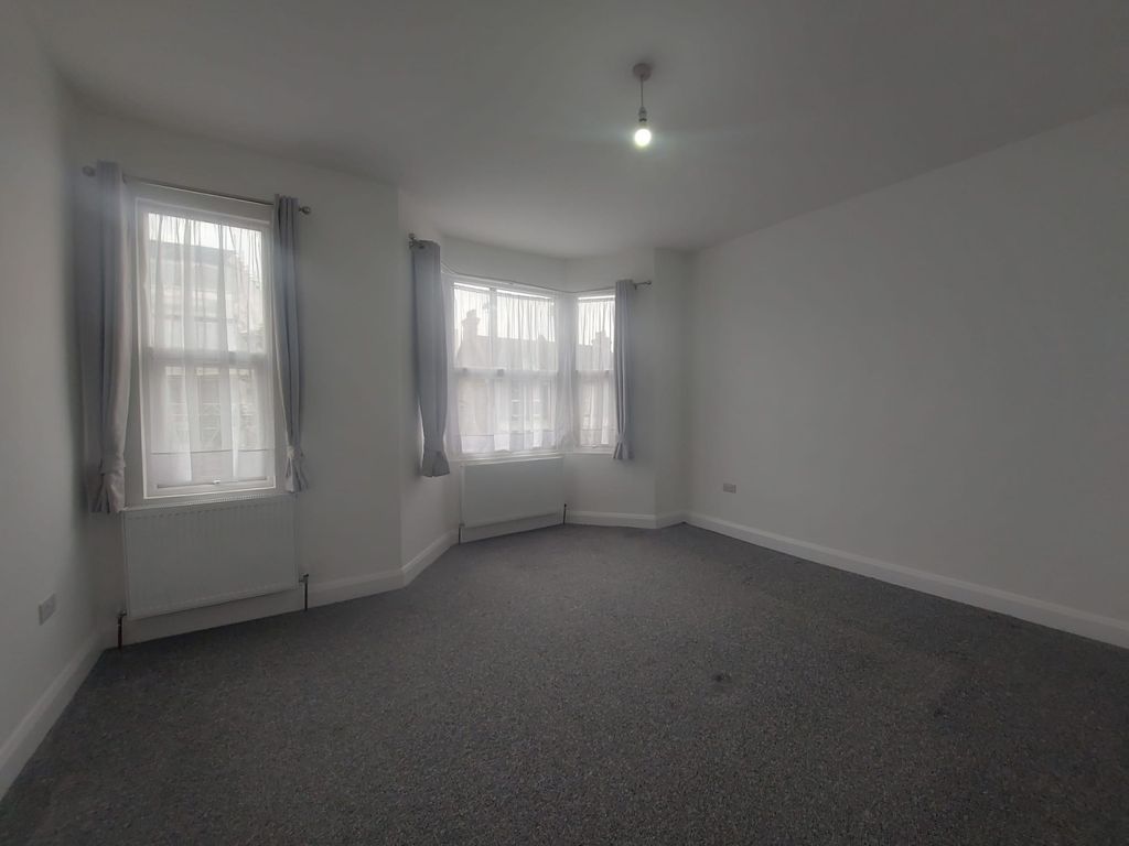 Property photo 2 of 5 Gallery