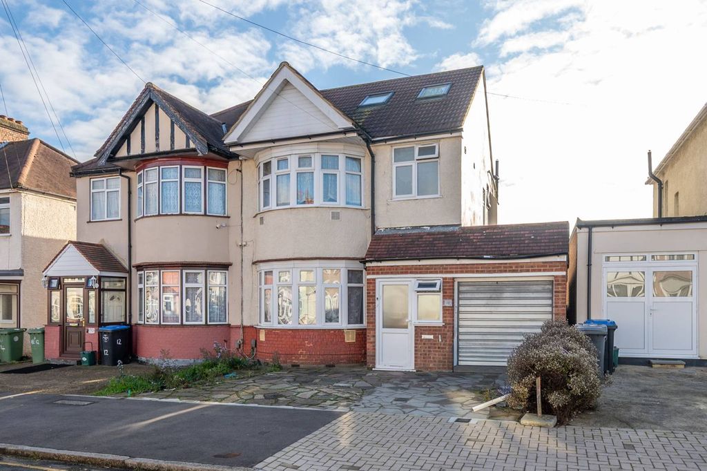 Property photo 2 of 11