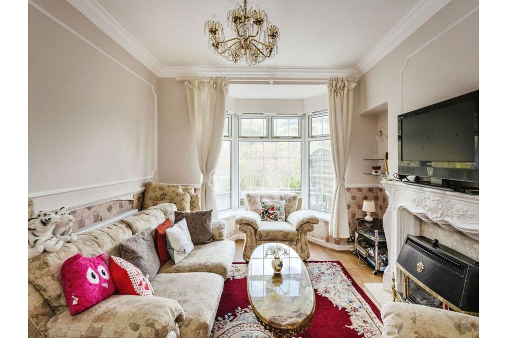 Property photo 2 of 14