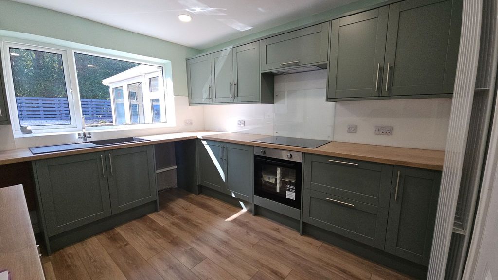 Property photo 1 of 15 Kitchen