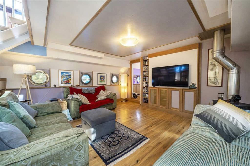 Property photo 3 of 8