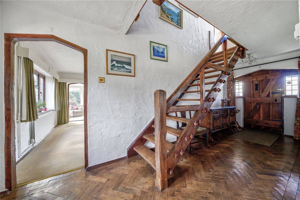 Property photo 3 of 40 Staircase