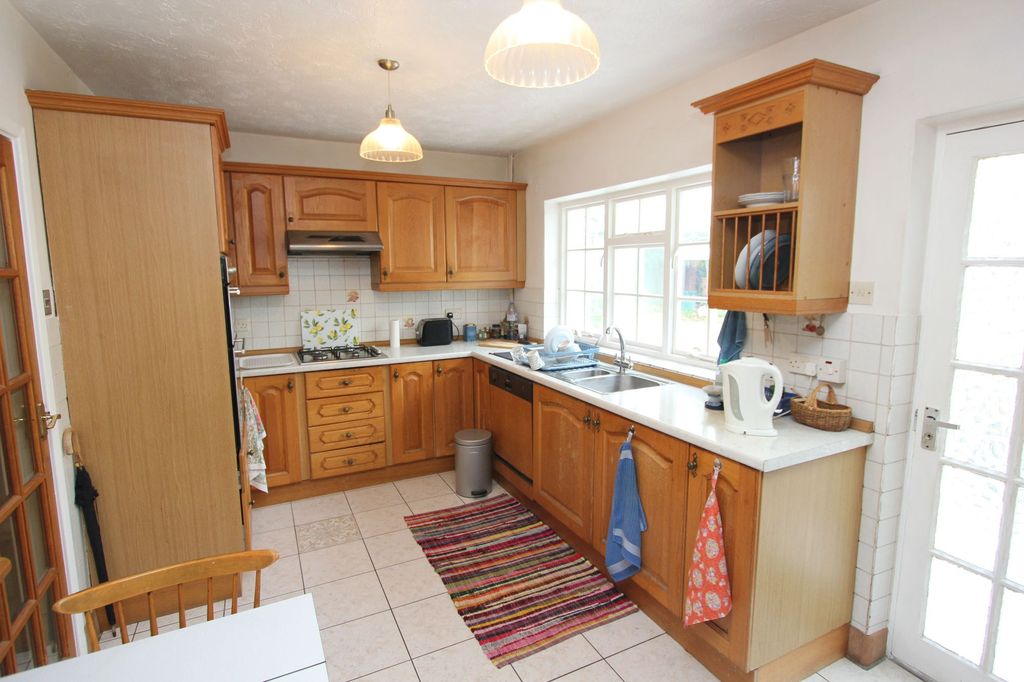 Property photo 3 of 33
