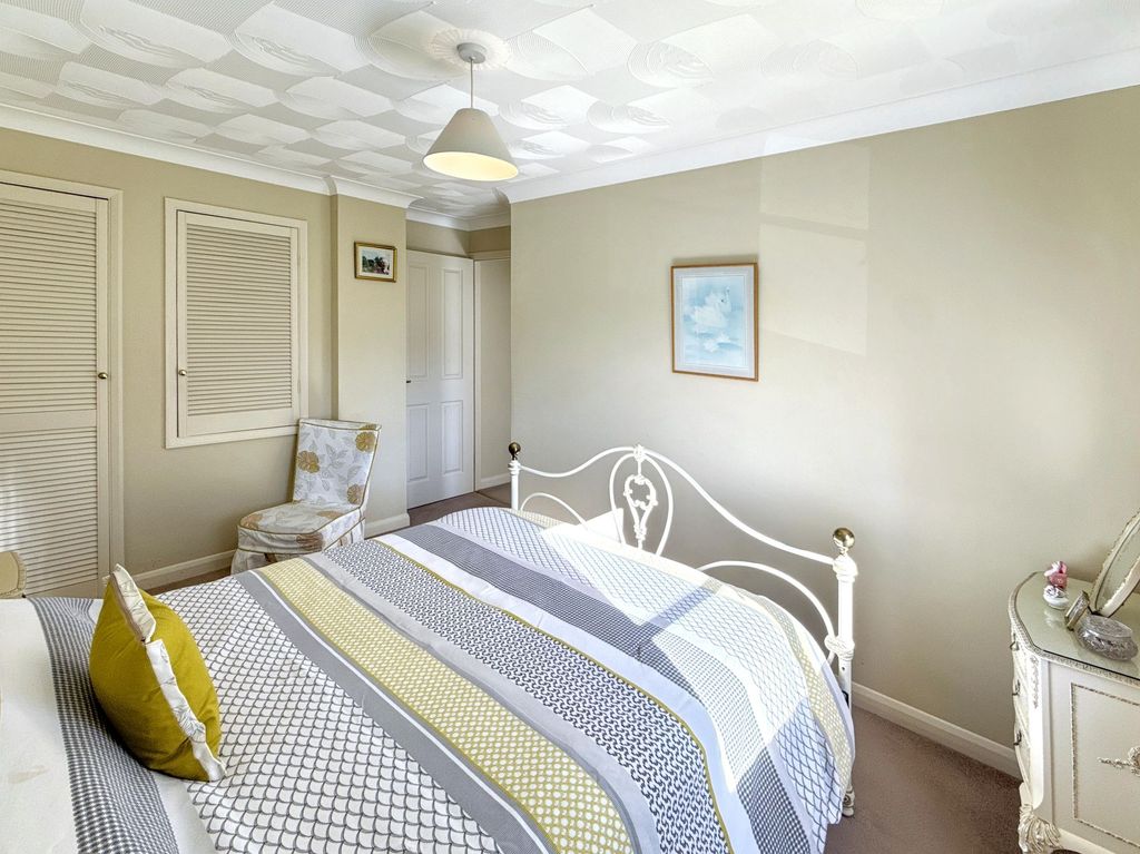 Property photo 2 of 19 Master Bedroom