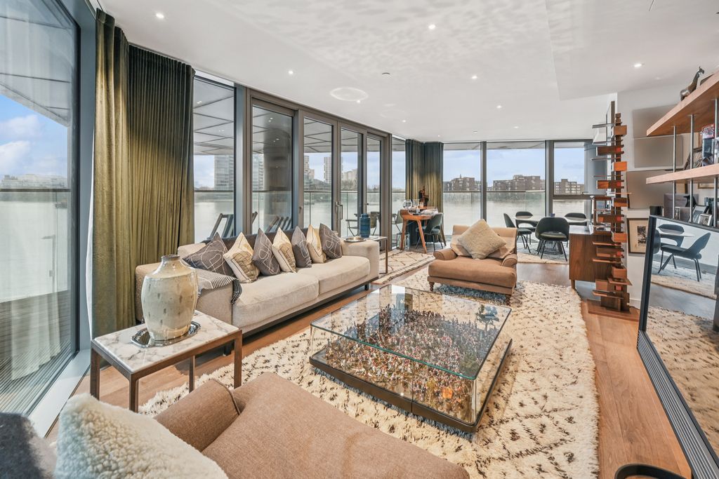 Property photo 1 of 34 Reception