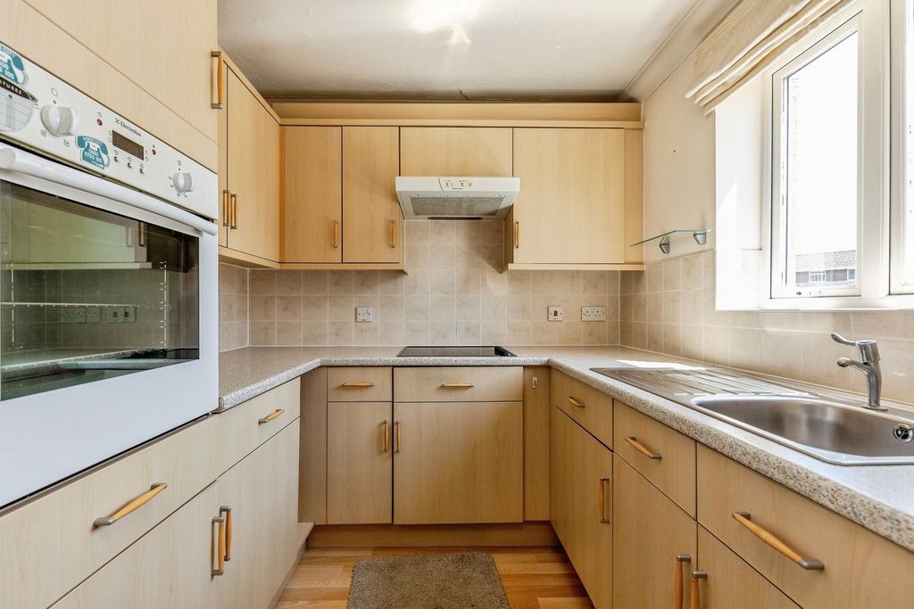 Property photo 2 of 11