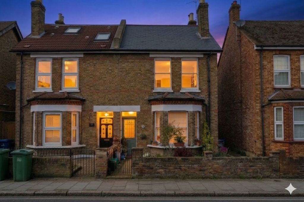 Property photo 1 of 19 3-Bedroom Period Semi-Detached Bromley Br2