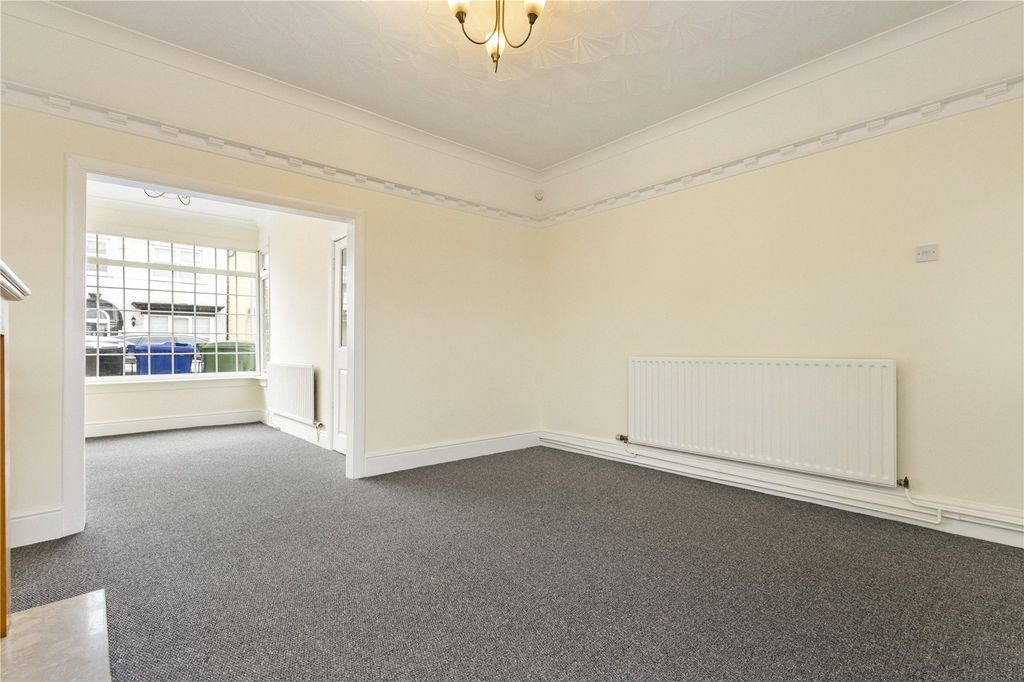 Property photo 3 of 11 Picture No. 06