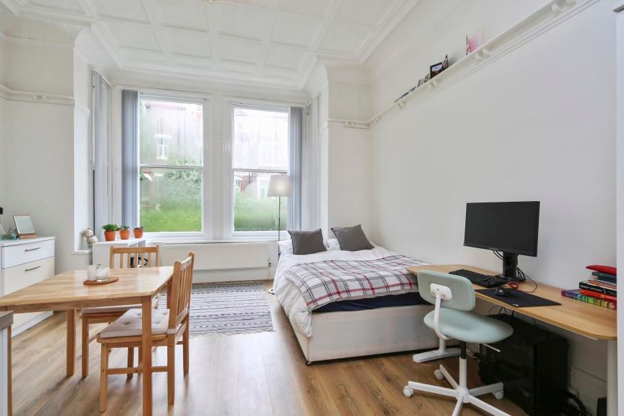 Property photo 3 of 6 Photo 5