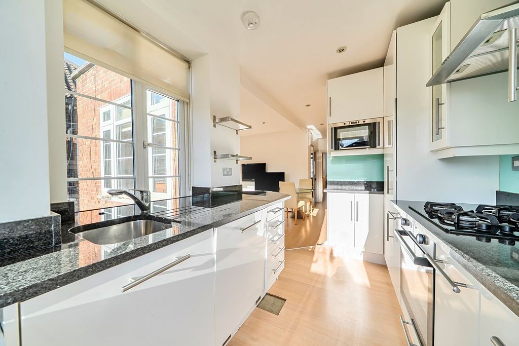 Property photo 2 of 14 Picture No. 41