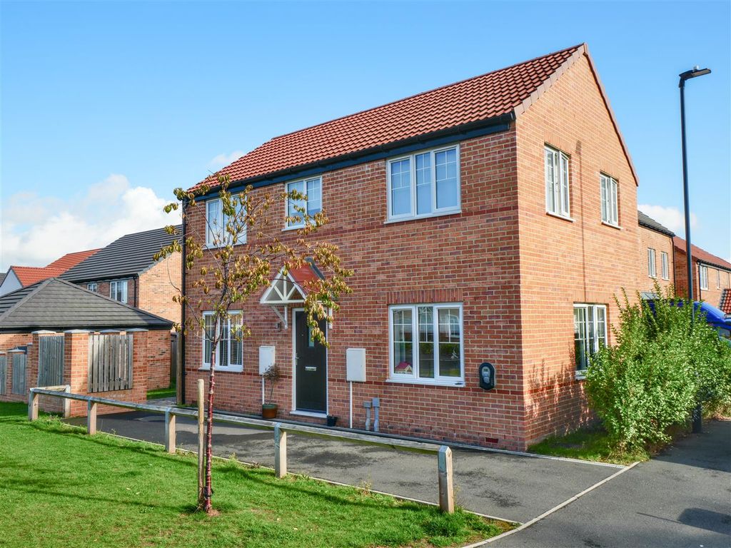 Property photo 1 of 18 External