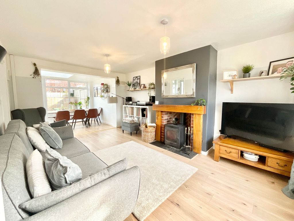 Property photo 2 of 34