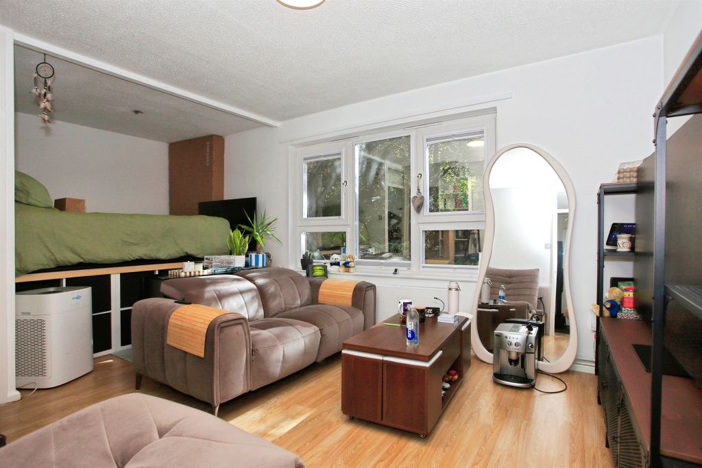 Property photo 3 of 6
