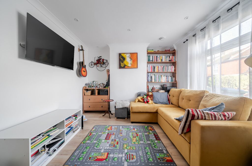 Property photo 2 of 12 1394185-10-694943...