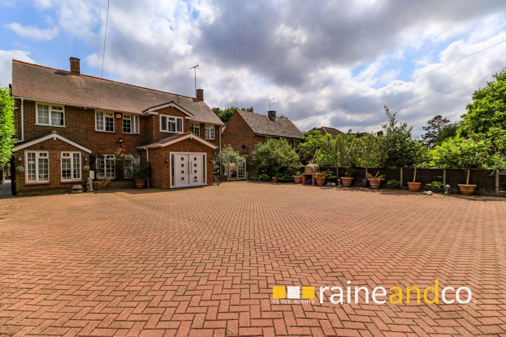 Property photo 2 of 72