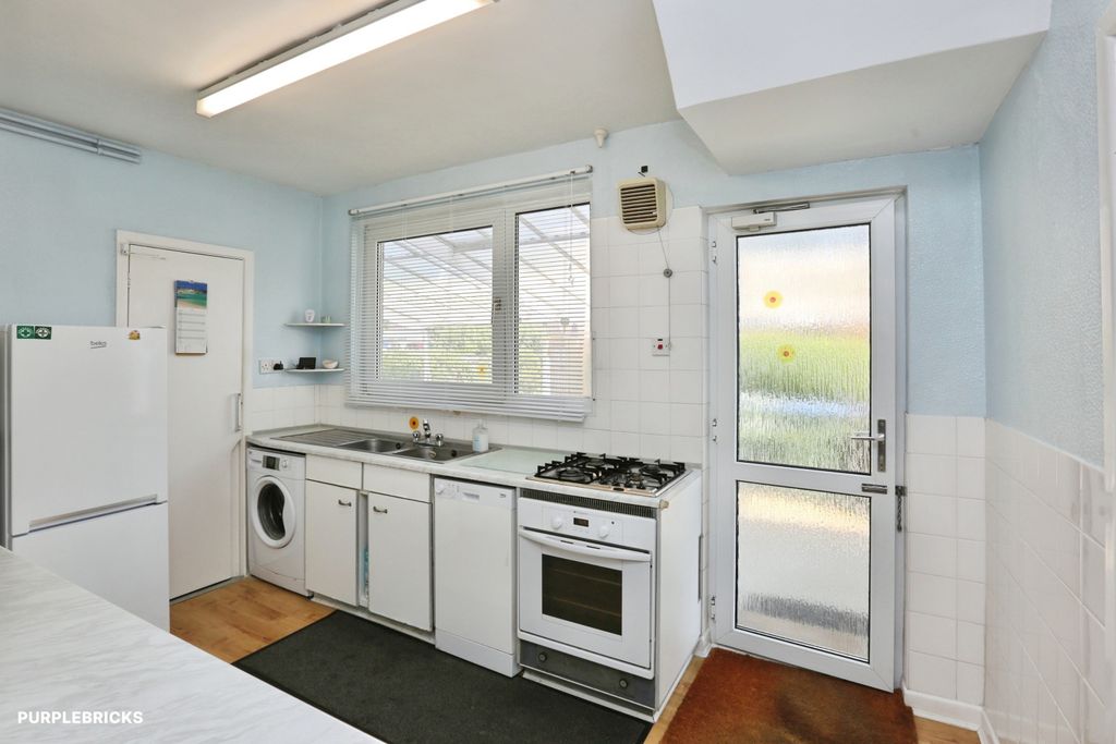 Property photo 3 of 30
