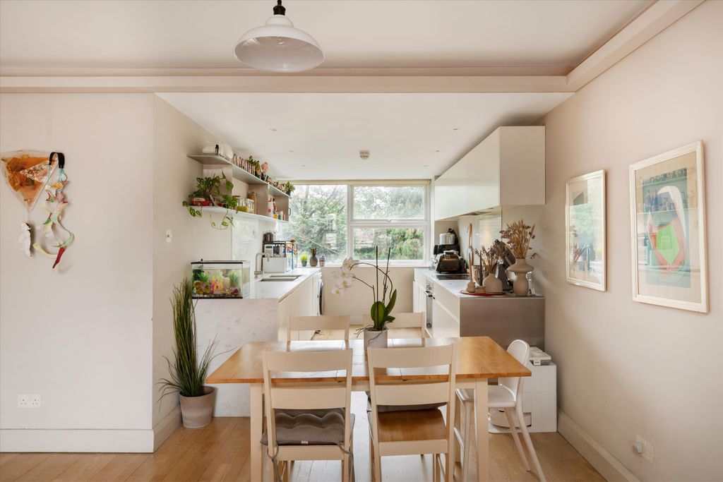 Property photo 2 of 13 Image