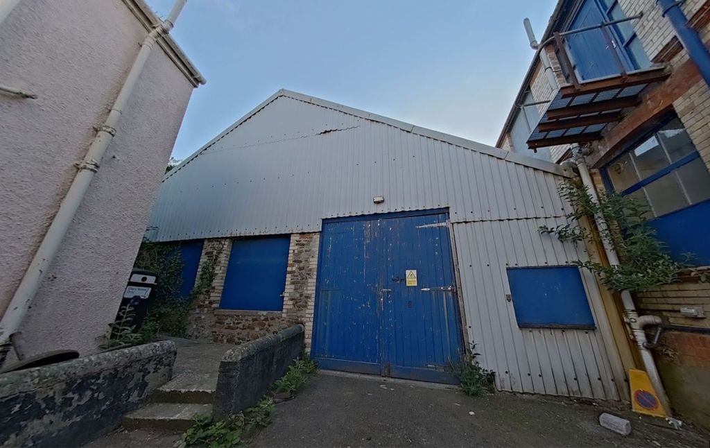 Property photo 1 of 5
