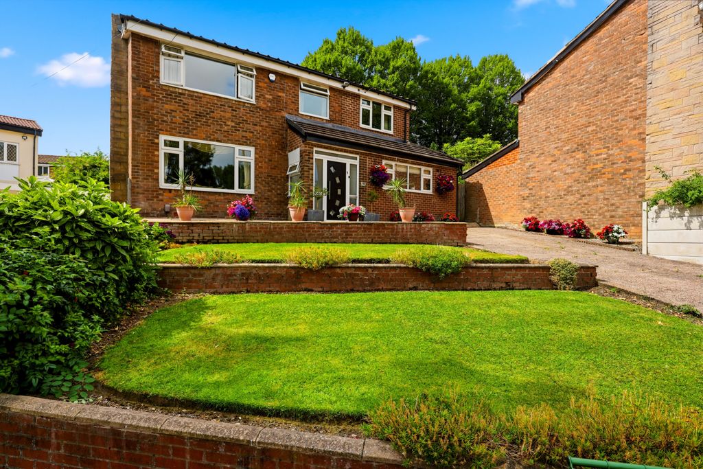 Property photo 1 of 43 Philips Drive, Whitefield, Manchester, Lancashire, M45 7Py