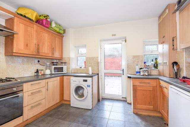 Property photo 1 of 9 Kitchen