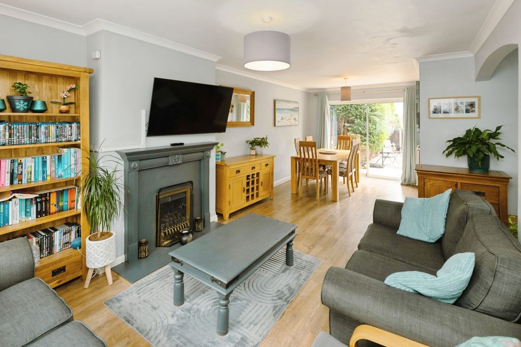 Property photo 3 of 25 Pbox-Img.Jpg