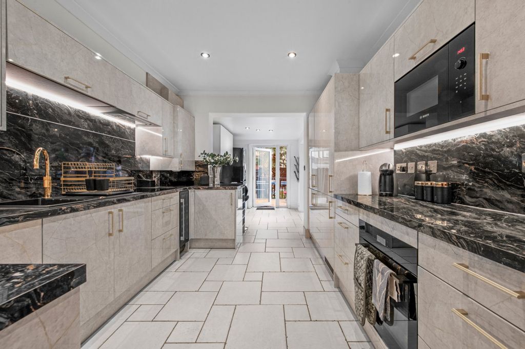 Property photo 3 of 29