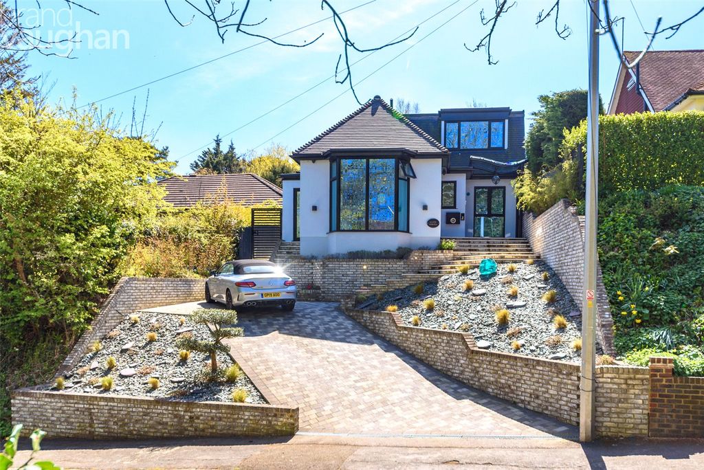 Property photo 2 of 37 Picture No. 35