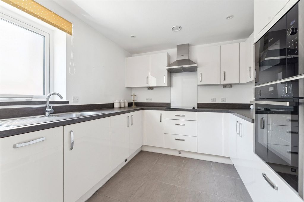 Property photo 2 of 16 Kitchen