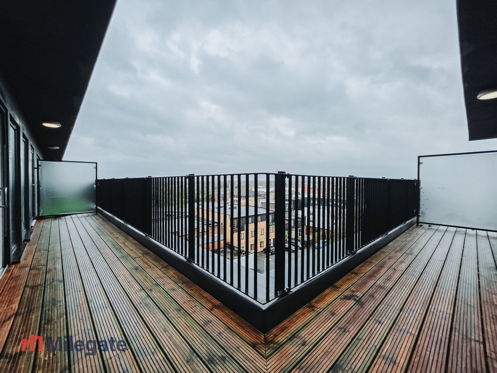 Property photo 2 of 9 Photo 3